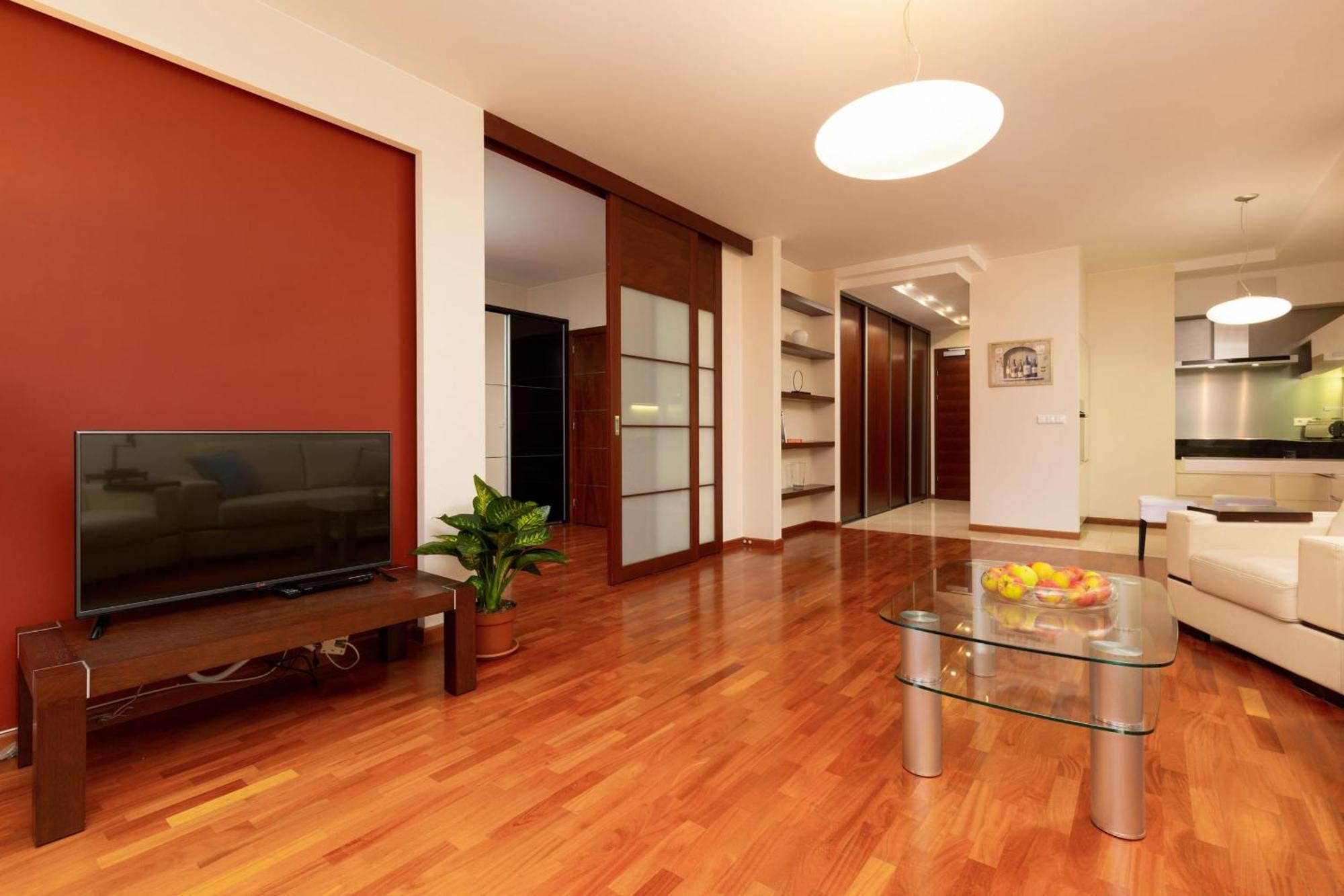 Center Exclusive By Renters Prestige