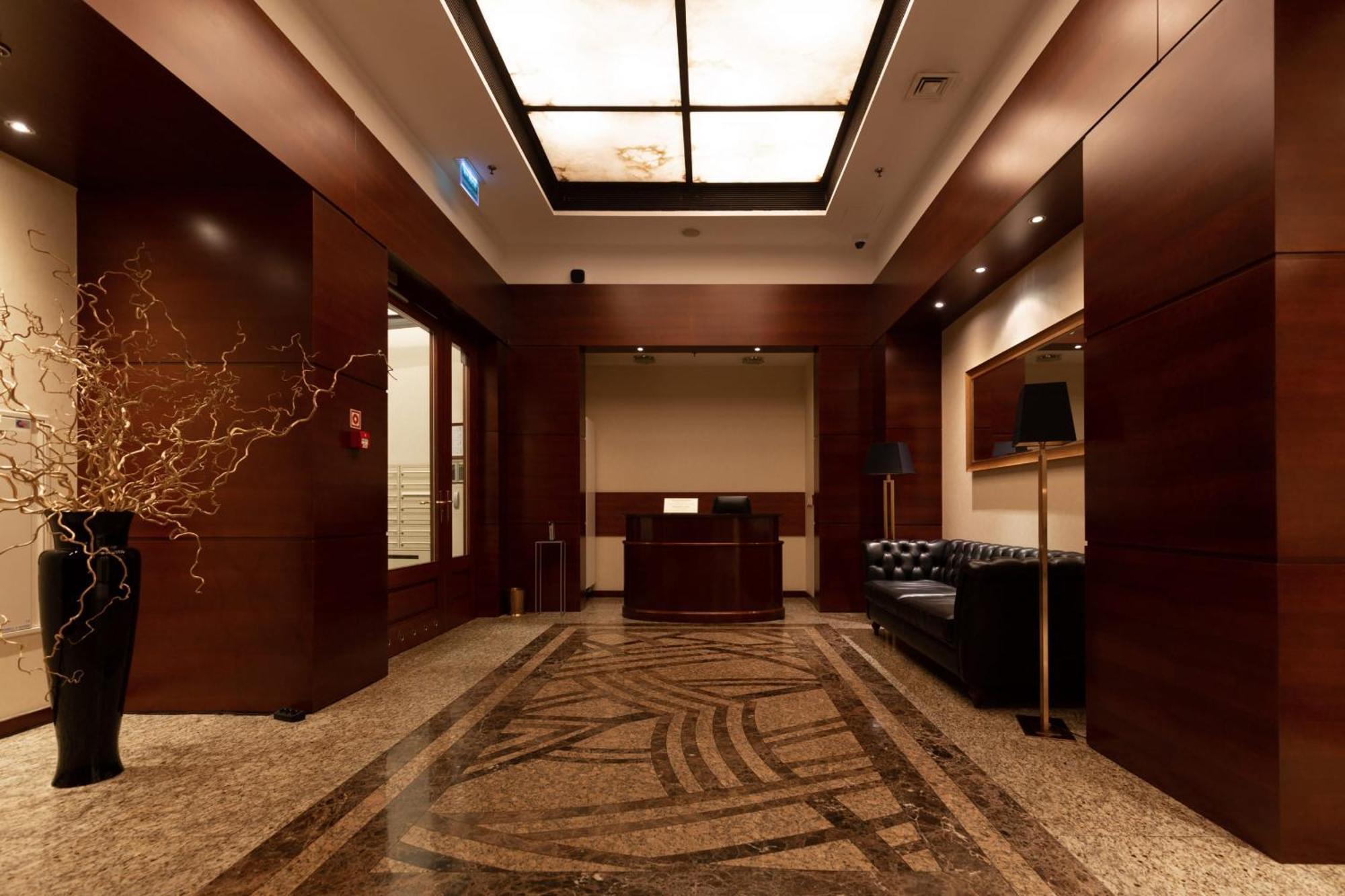 Center Exclusive By Renters Prestige Apartament *
