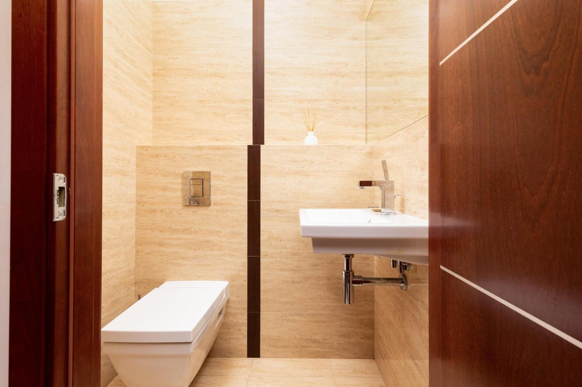 Center Exclusive By Renters Prestige * Warszawa