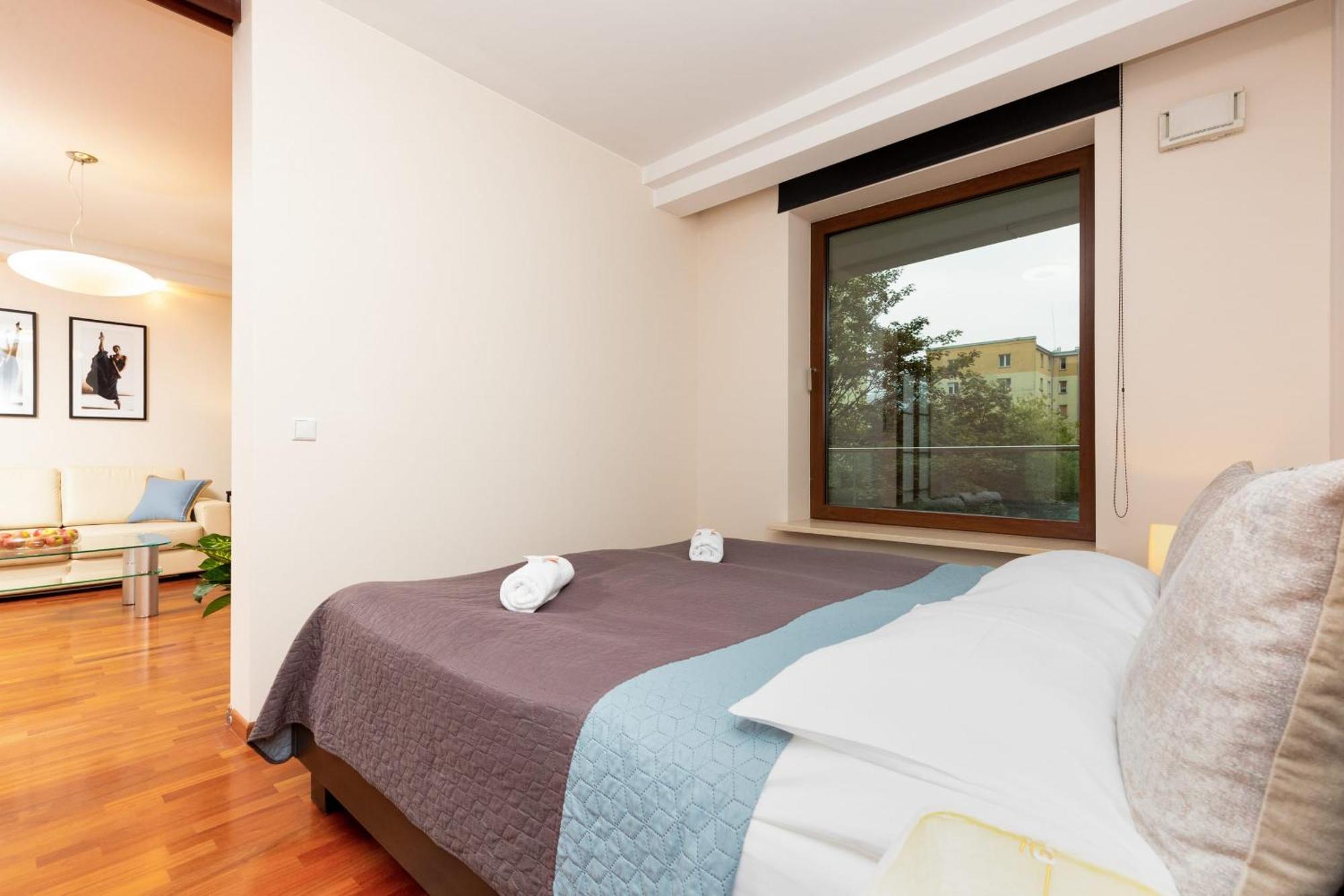 Center Exclusive By Renters Prestige *