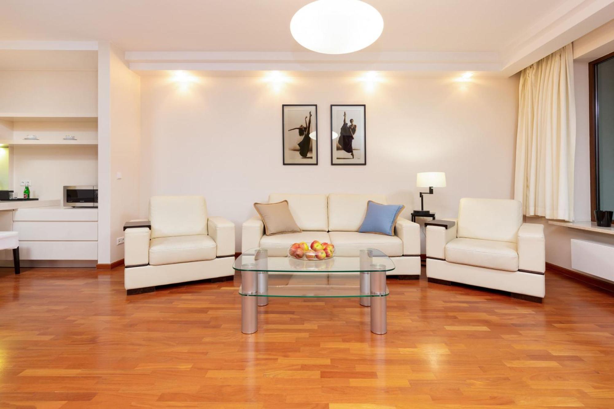 Center Exclusive By Renters Prestige * Warszawa
