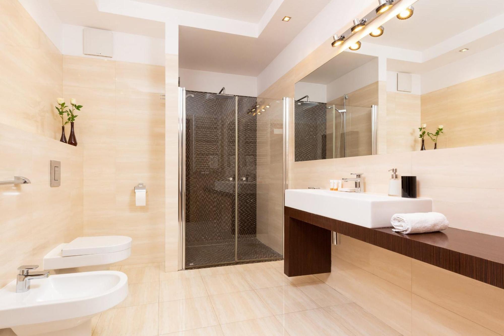 Center Exclusive By Renters Prestige