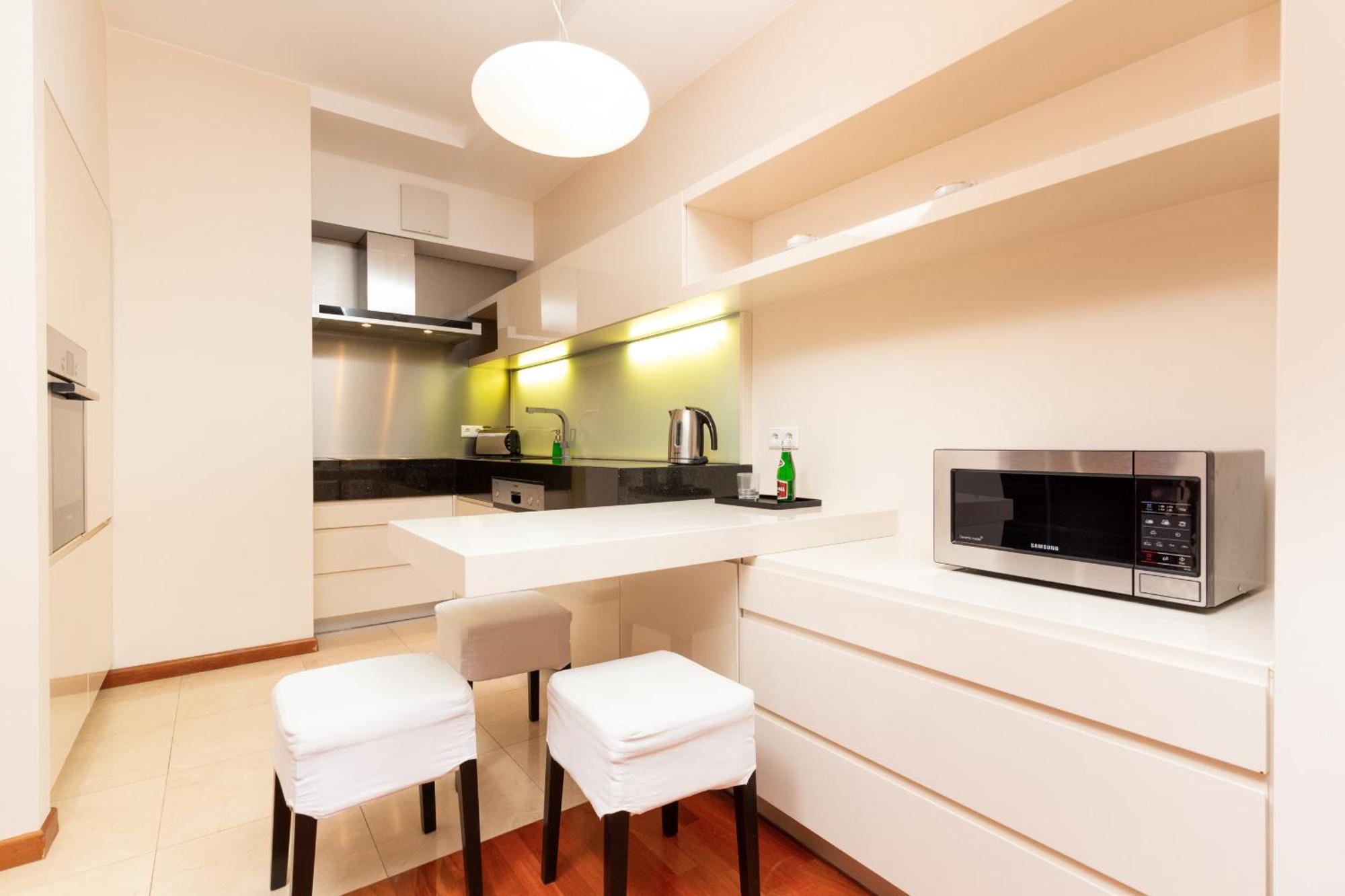 Center Exclusive By Renters Prestige *
